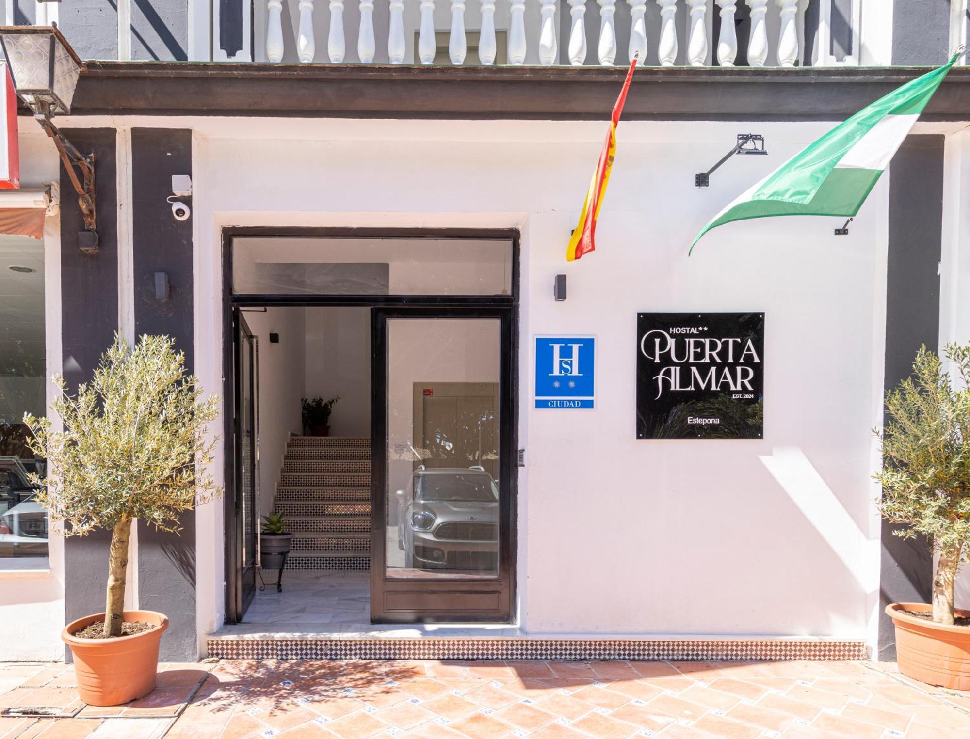 Hostal Puerta Almar Estepona Exterior photo